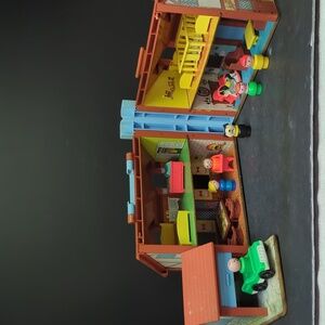 Fisher-Price Tudor House #952 brown & white, 2-story with extras